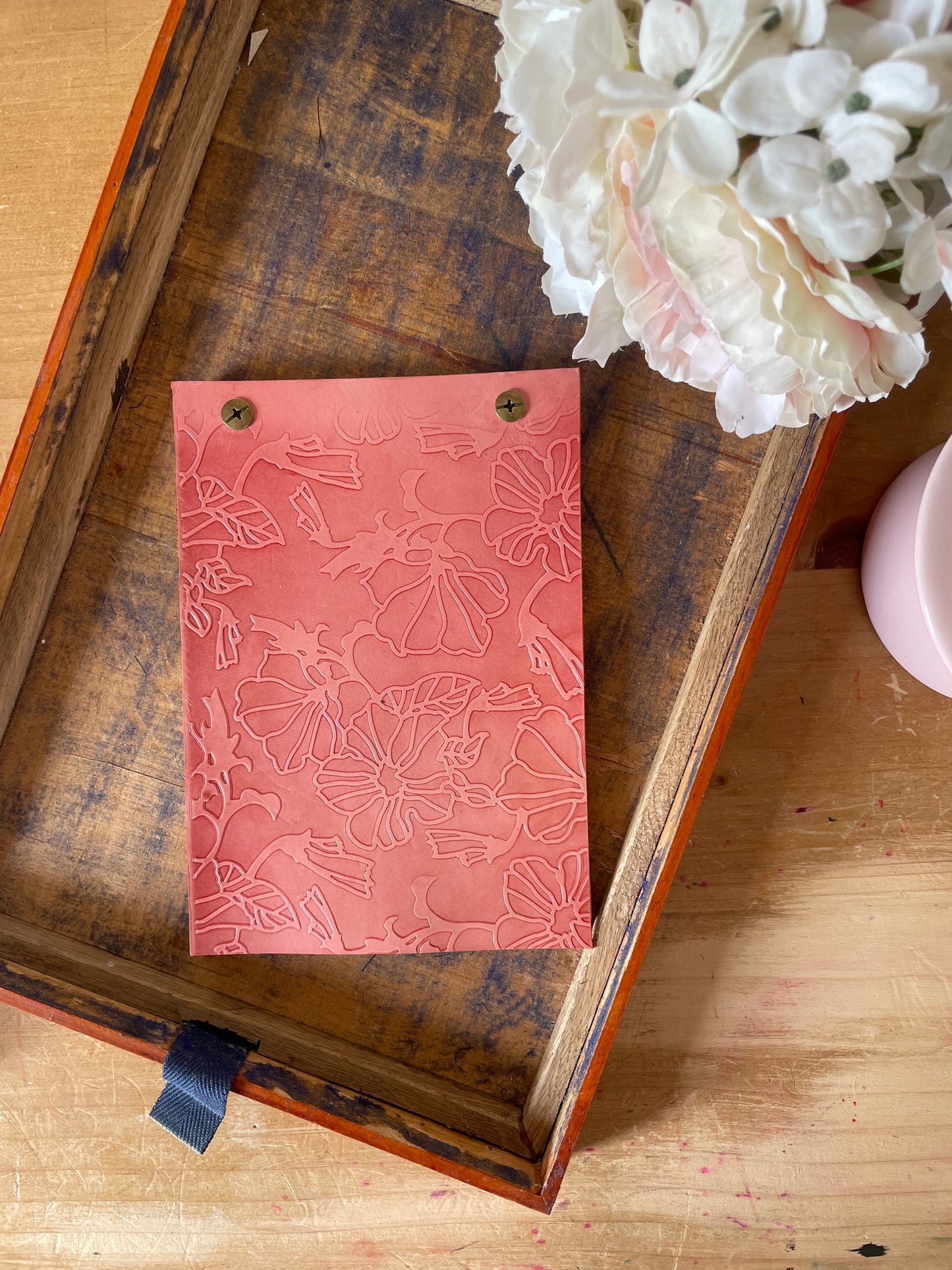 Embossed Leather in Rose A6